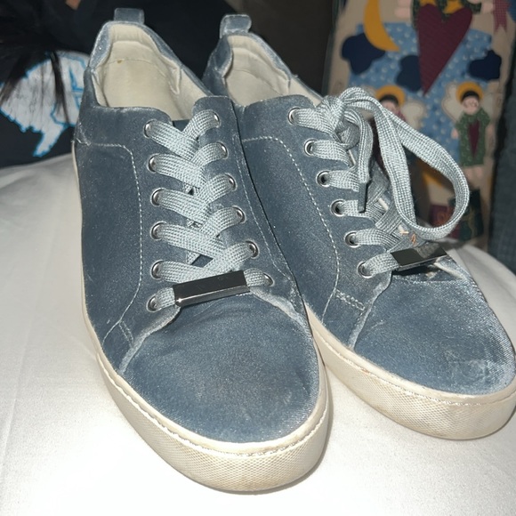 Velvet blue sneakers - Picture 2 of 3